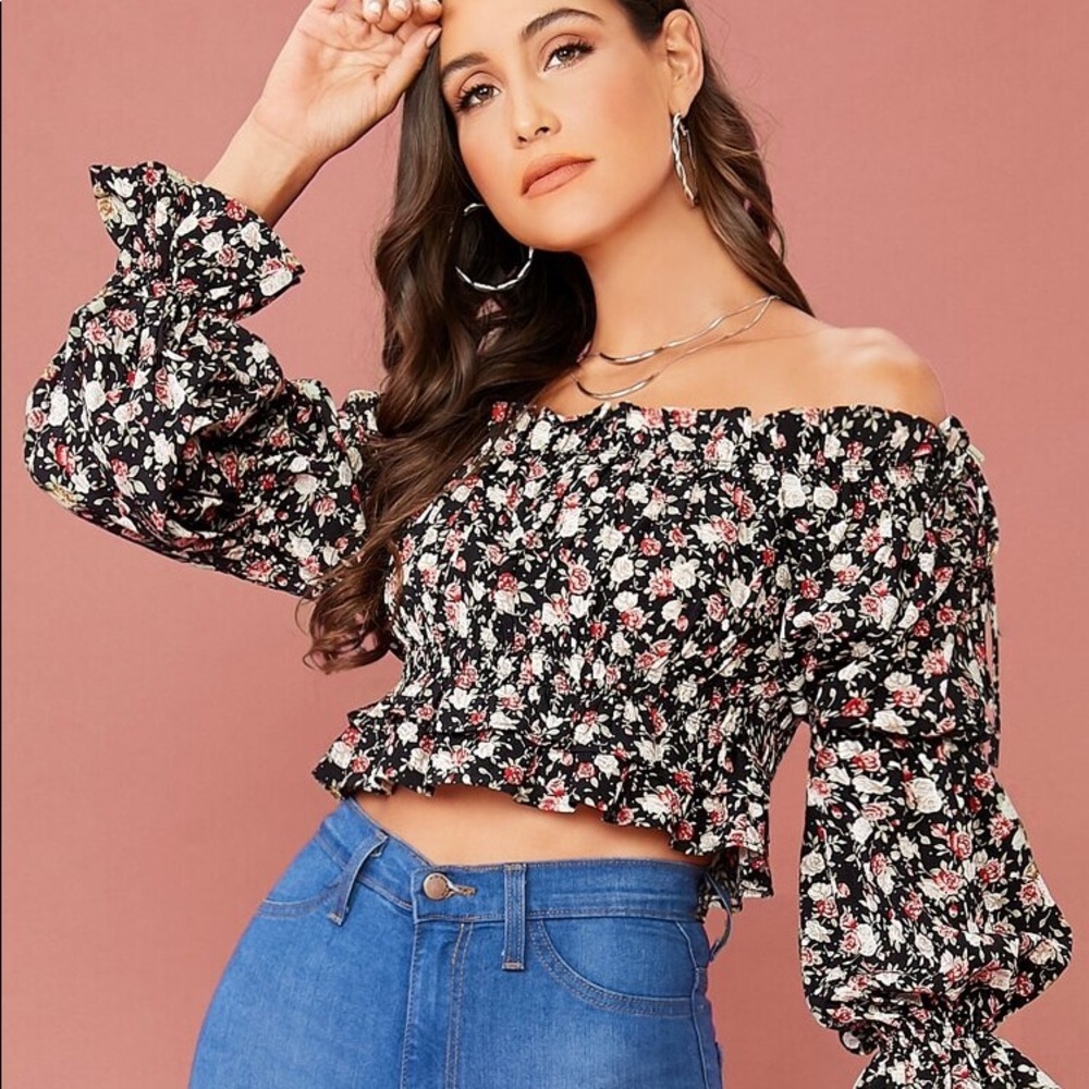 NEW!!!!!! off the shoulder frill floral top